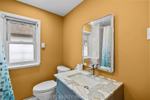 69 Roxborough Avenue, Hamilton, ON L8L 1Y2