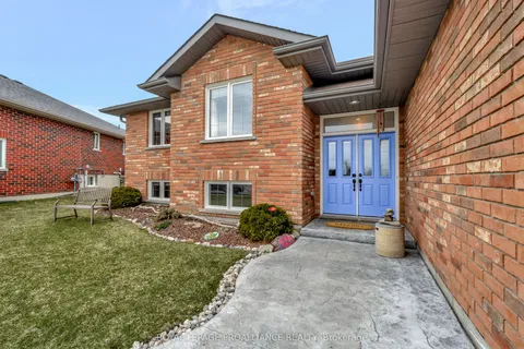 19 Freedom Crescent, Quinte West, ON K8V 0C1