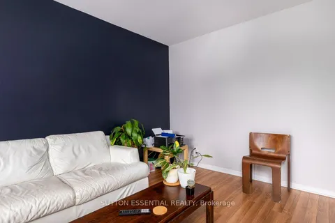 64 WOODSTONE Crescent, Kingston, ON K7M 6K9
