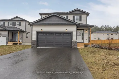 8 Quinn Forest Drive, Bracebridge, ON P1L 0C8
