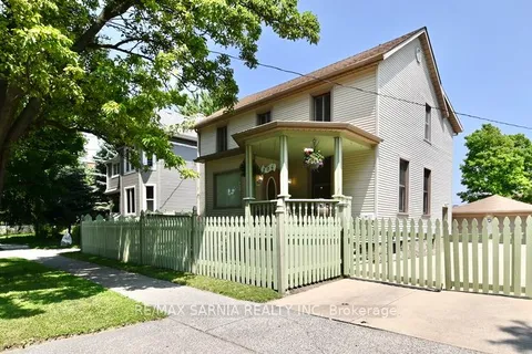 204 Vidal Street, Sarnia, ON N7T 2T5