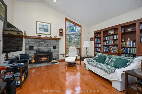 1311 Lakeshore Road, Sarnia, ON N7S 2L9