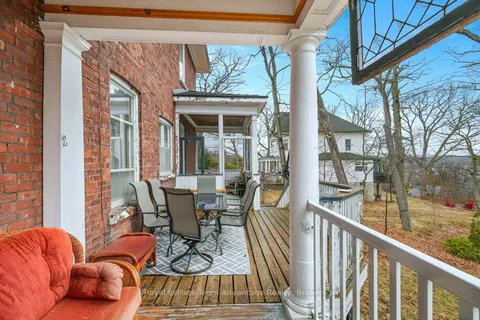 20 Belvedere Avenue, Parry Sound, ON P2A 2A1