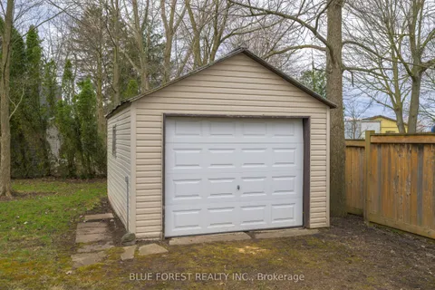 186 Victoria Street, Southwest Middlesex, ON N0L 1M0