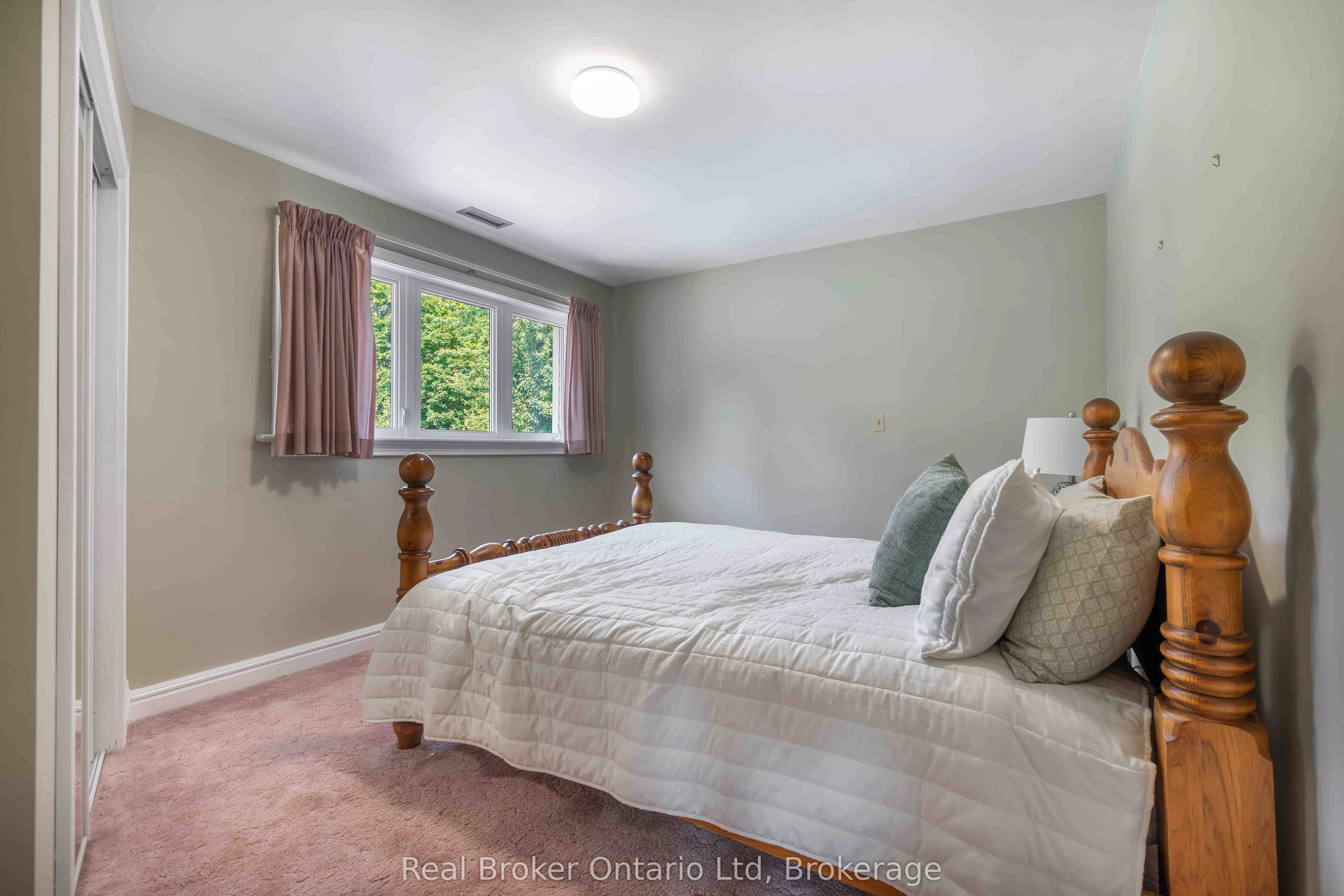 122 Cottage Lane, Georgian Bluffs, ON N4K 5N4