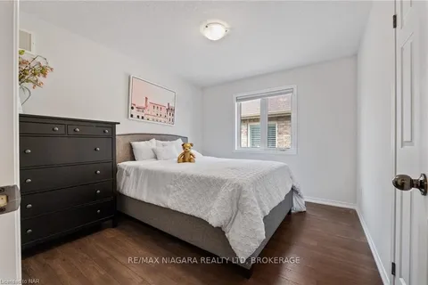 8849 Dogwood Crescent, Niagara Falls, ON L2H 2Y6
