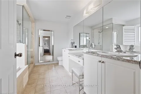 8849 Dogwood Crescent, Niagara Falls, ON L2H 2Y6