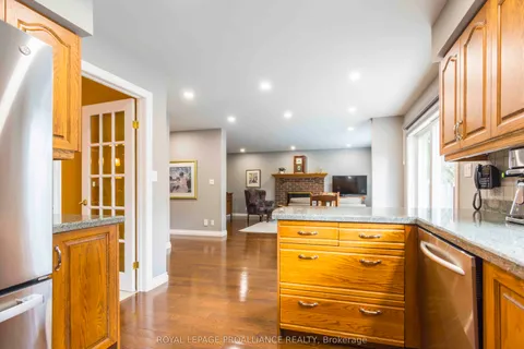27 Northumberland Boulevard, Quinte West, ON K8V 6L6