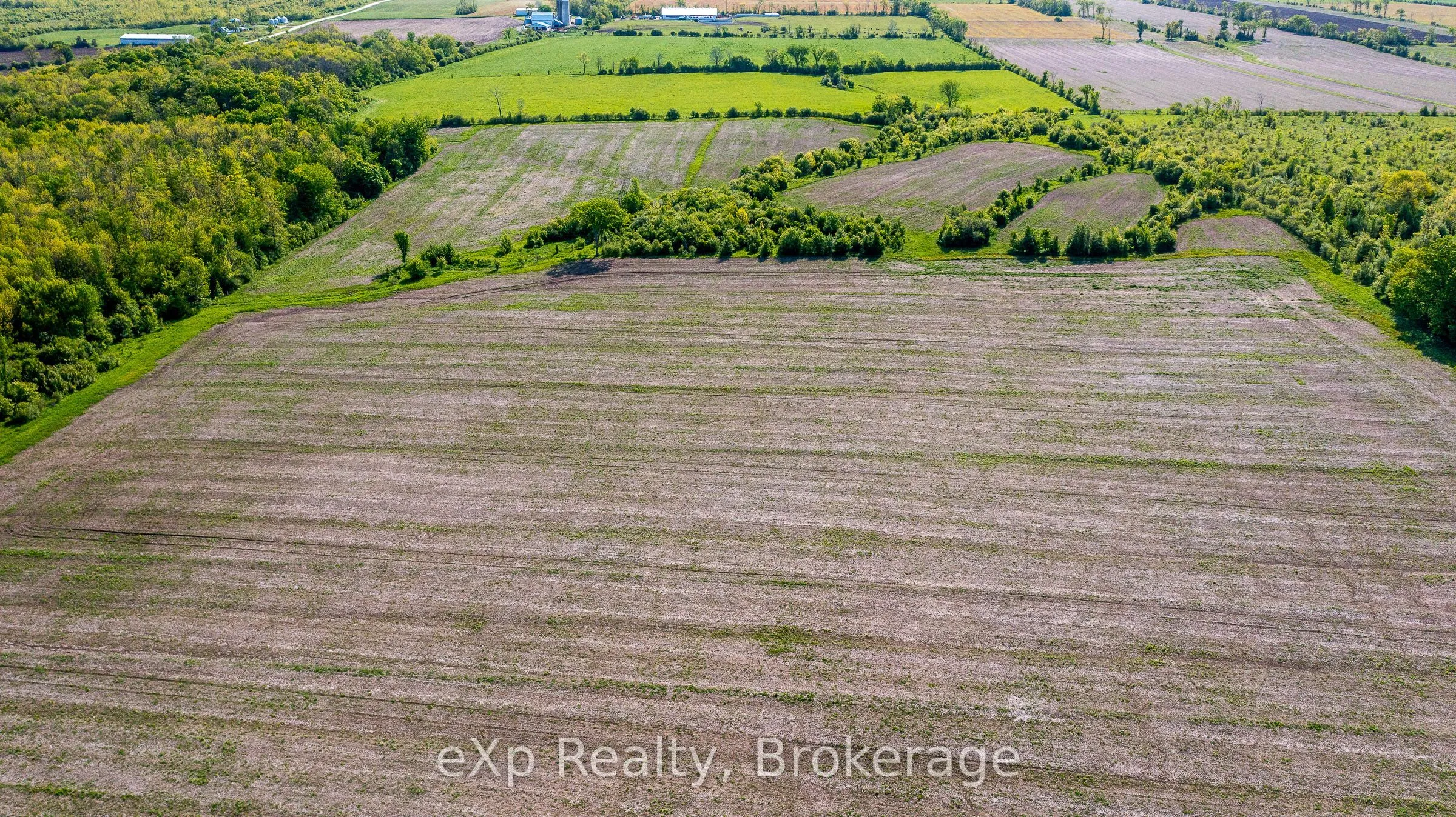 E 1/2 LT 29-30 CON 4; Sideroad 30 N/A, ON N0H 1B0