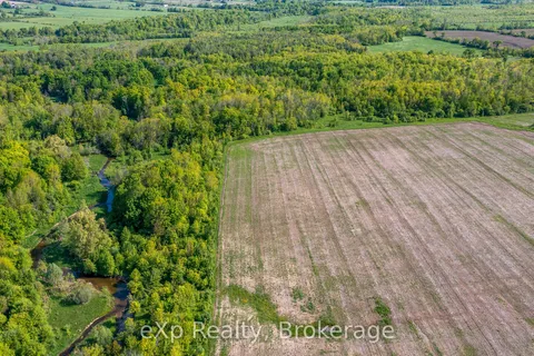 E 1/2 LT 29-30 CON 4; Sideroad 30 N/A, ON N0H 1B0