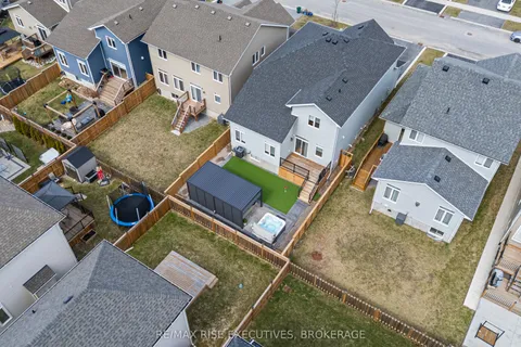 689 Halloway Drive, Kingston, ON K7K 0H5
