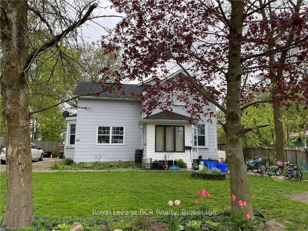 46 ROBERTSON Street, Minto, ON N0G 1Z0