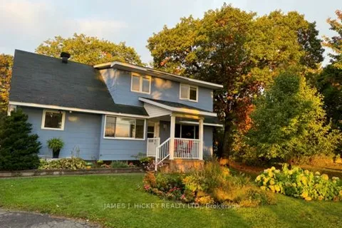 8 Mountain View Crescent, Deep River, ON K0J 1P0