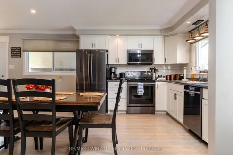 8 Rutherford Street, Brant, ON N0E 1N0