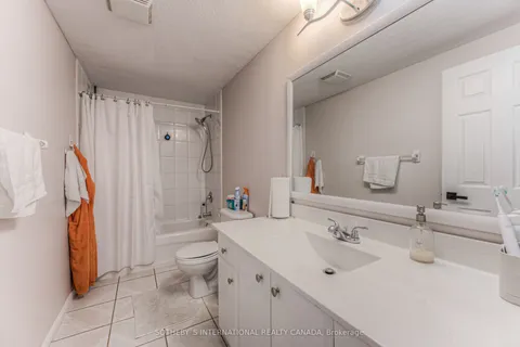 717 Brandenburg Boulevard, Waterloo, ON N2T 2V4