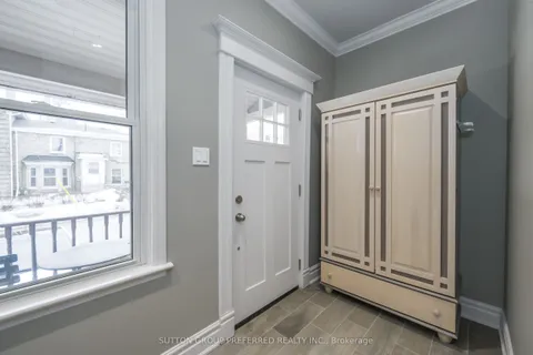 100 Central Avenue, ON N6A 1M4