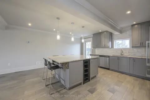 100 Central Avenue, ON N6A 1M4
