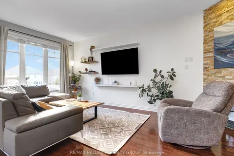 239 Espin Heights, Barrhaven, ON K2J 0Y8
