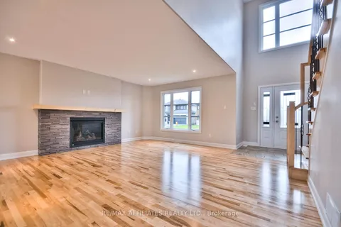 619 Geneva Crescent, Russell, ON K0A 1W0