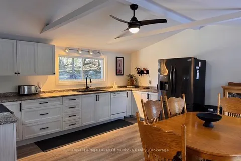 1019 Lakeshore Road, Bracebridge, ON P1L 1X3