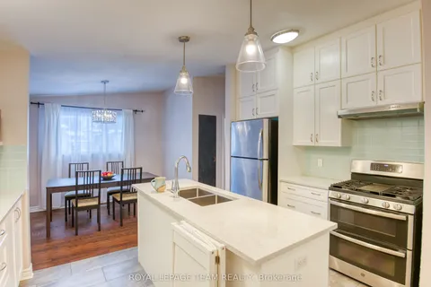2010 Featherston Drive, Alta Vista and Area, ON K1H 6P9