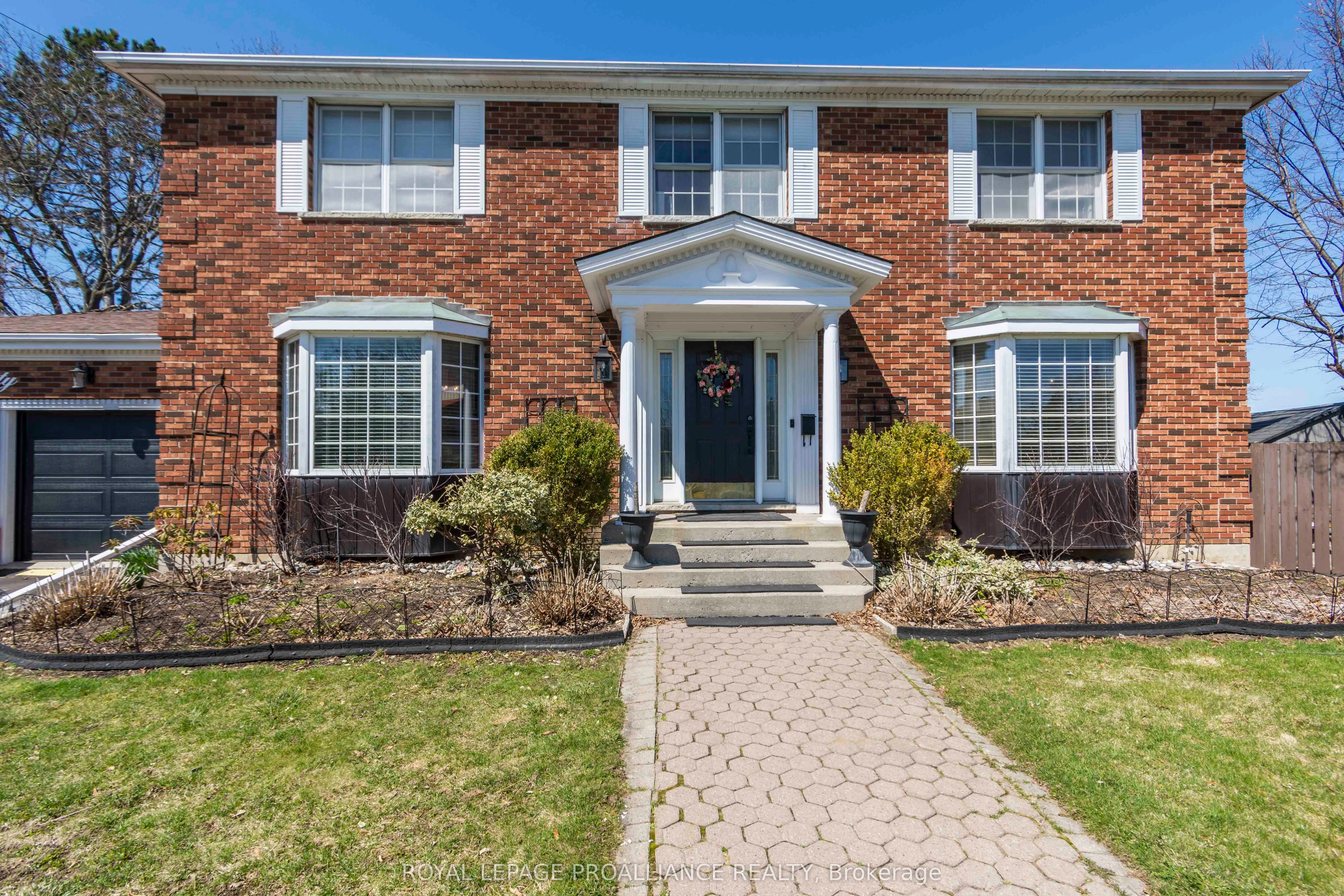 20 Hope Crescent, Belleville, ON K8P 4S2