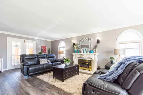 20 Hope Crescent, Belleville, ON K8P 4S2