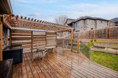 84 Andrews Drive, Mapleton, ON N0G 1P0