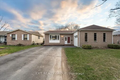 12 Westmount Court, Quinte West, ON K8V 5T8