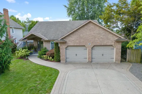 67 Virginia Street, Welland, ON L3C 7A4