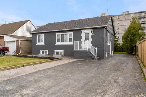 54 Duncombe Drive, Hamilton, ON L9A 2G2