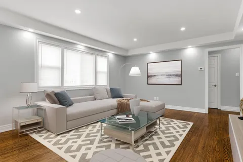54 Duncombe Drive, Hamilton, ON L9A 2G2