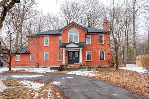 40 Blue Heron Court, Rockcliffe Park, ON K1L 8J7