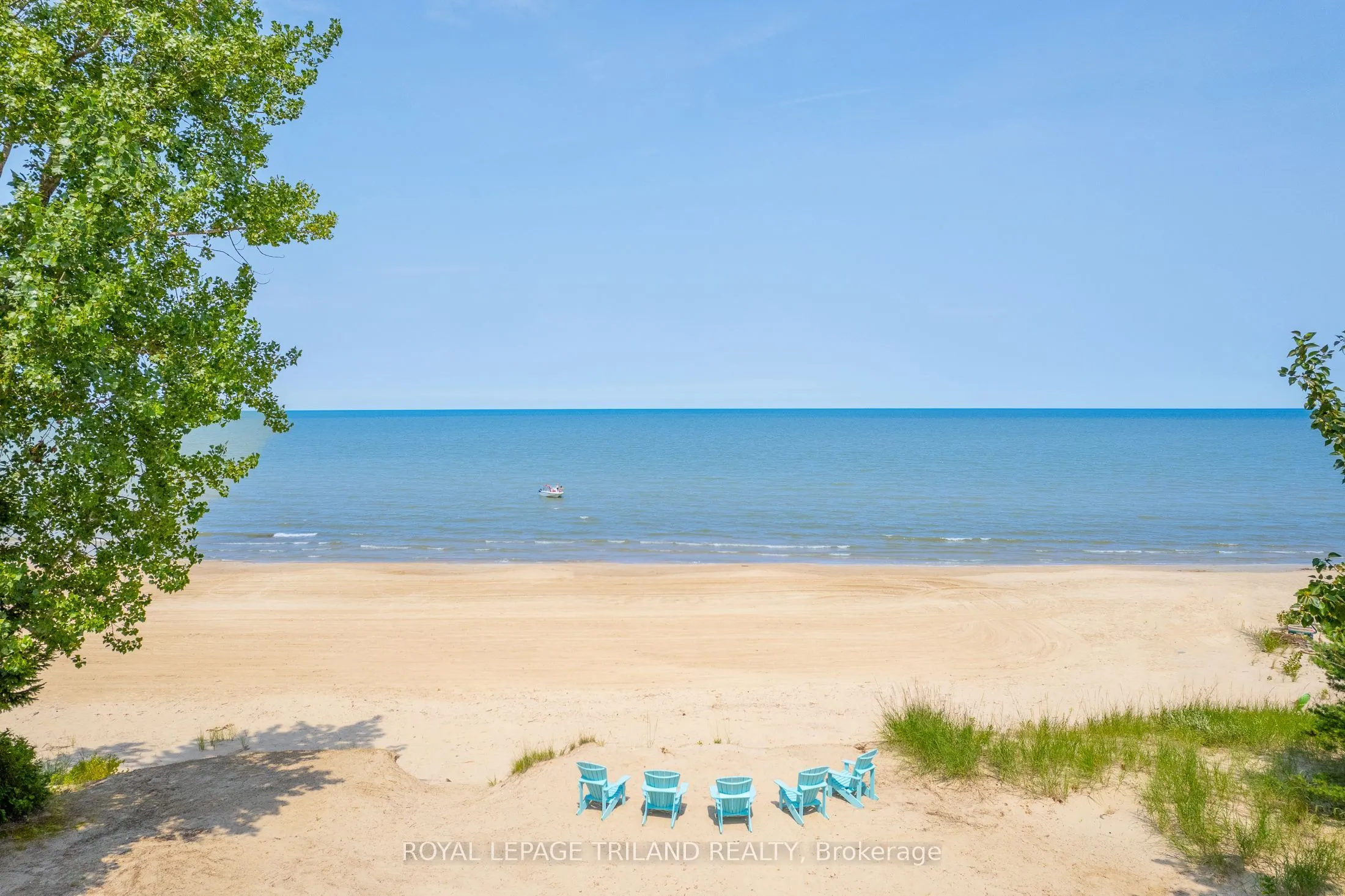 6768 East Parkway Drive, Lambton Shores, ON N0N 1J3