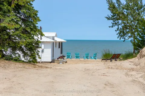 6768 East Parkway Drive, Lambton Shores, ON N0N 1J3