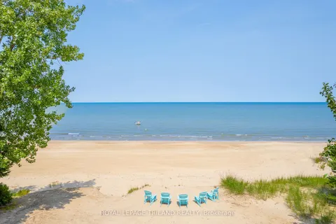 6768 East Parkway Drive, Lambton Shores, ON N0N 1J3