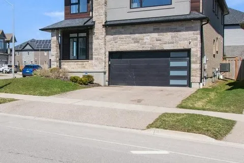 556 Mayapple Street, Waterloo, ON N2V 0C3