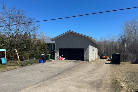 401 Biesenthal Road, Petawawa, ON K8A 6W7