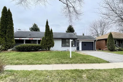 5866 Valley Way, Niagara Falls, ON L2E 1Y1