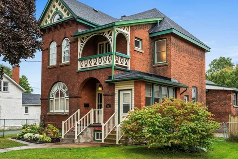 61 Russell Street, Smith Falls, ON K7A 1G3