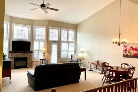 10 Kent Court, Bracebridge, ON P1L 0B7