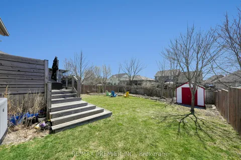48 Sarah Crescent, West Lincoln, ON L0R 2A0