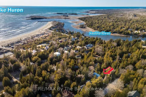 1120 King Edward Avenue, South Bruce Peninsula, ON N0H 2G0