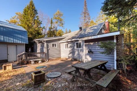 1120 King Edward Avenue, South Bruce Peninsula, ON N0H 2G0