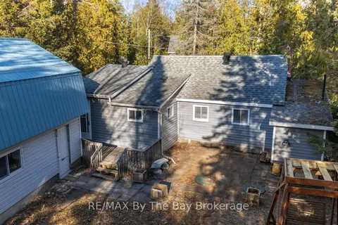 1120 King Edward Avenue, South Bruce Peninsula, ON N0H 2G0