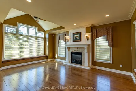 6 Muirfield Trail, Welland, ON L3B 6G7