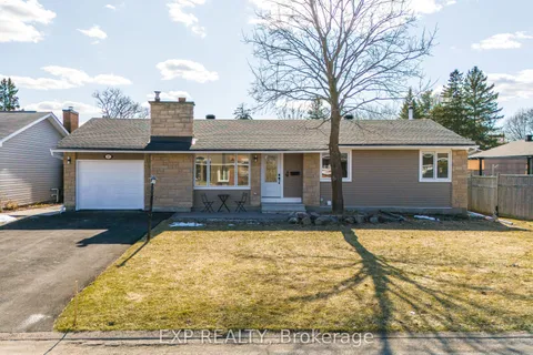 12 Barrhaven Crescent, Barrhaven, ON K2J 1E8