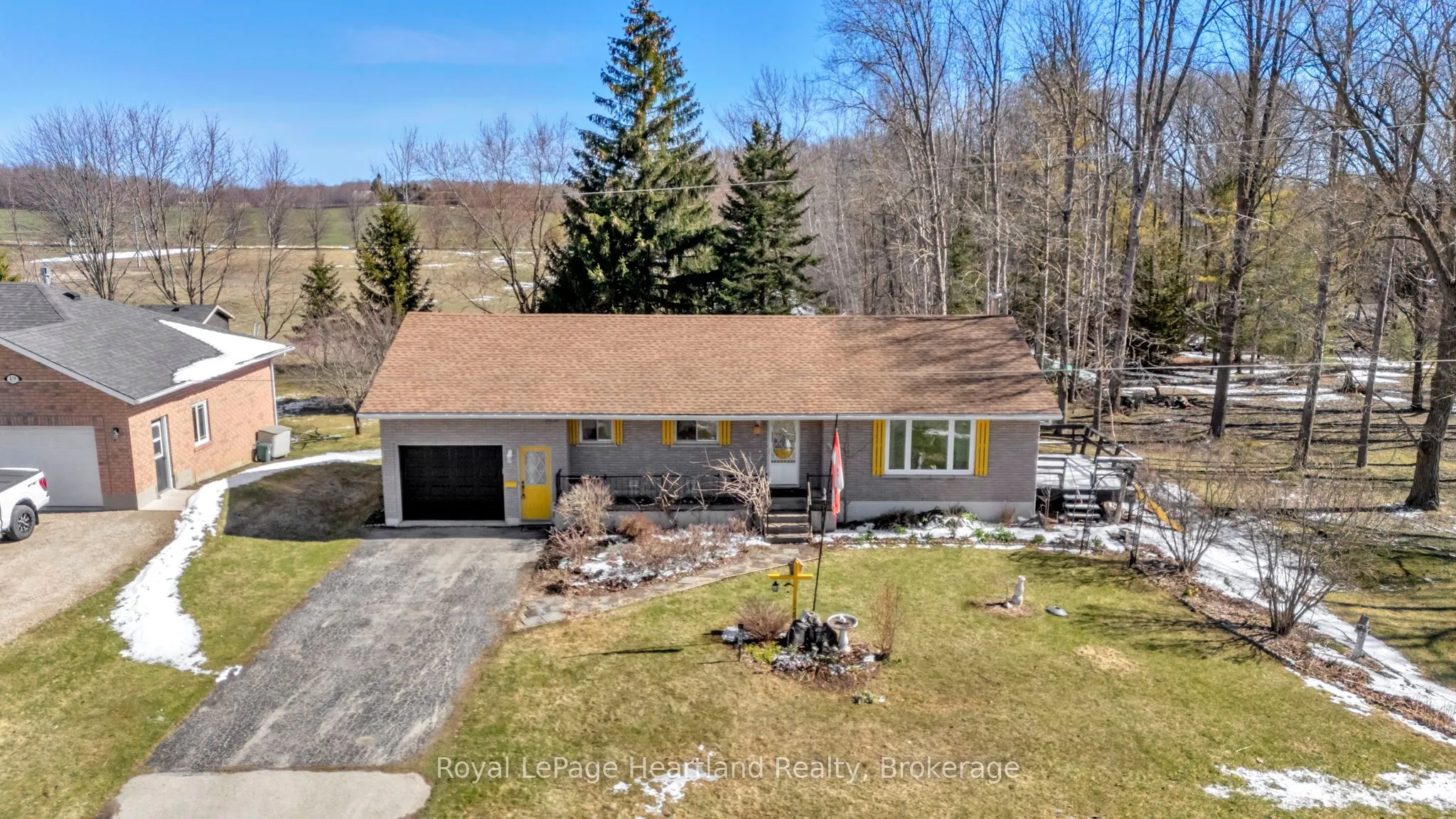 21 Brown Street, Minto, ON N0G 1M0