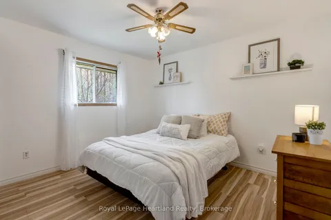 21 Brown Street, Minto, ON N0G 1M0