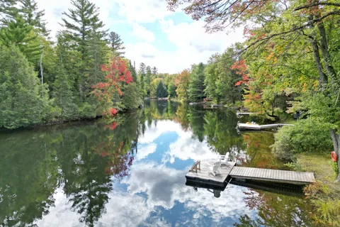 1217 Sherwood Forest Road, Bracebridge, ON P1L 1X3